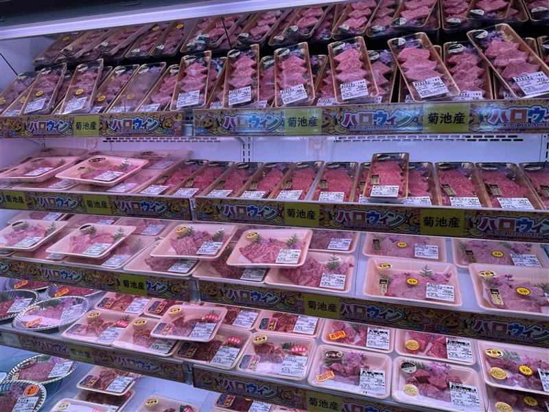 21 まんまキッチン肉が並んでいる様子