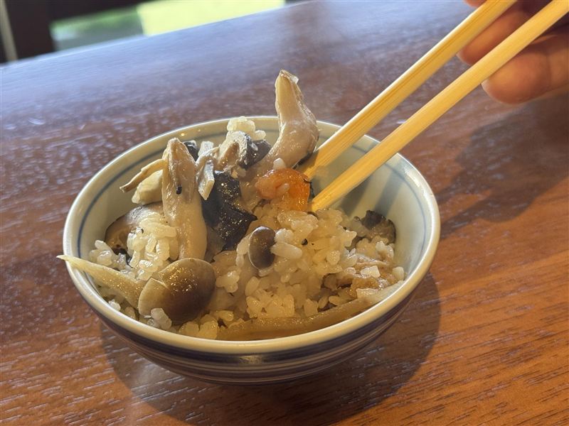 ⑯五目釜めしお茶碗
